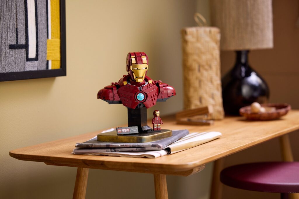 lego marvel 76327 iron man mk4 bust lifestyle (1)