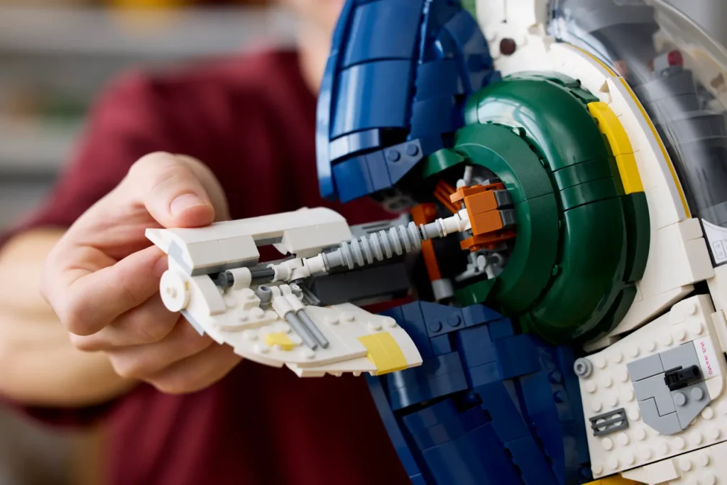 lego star wars 75409 jango fett’s firespray class starship lifestyle (5)