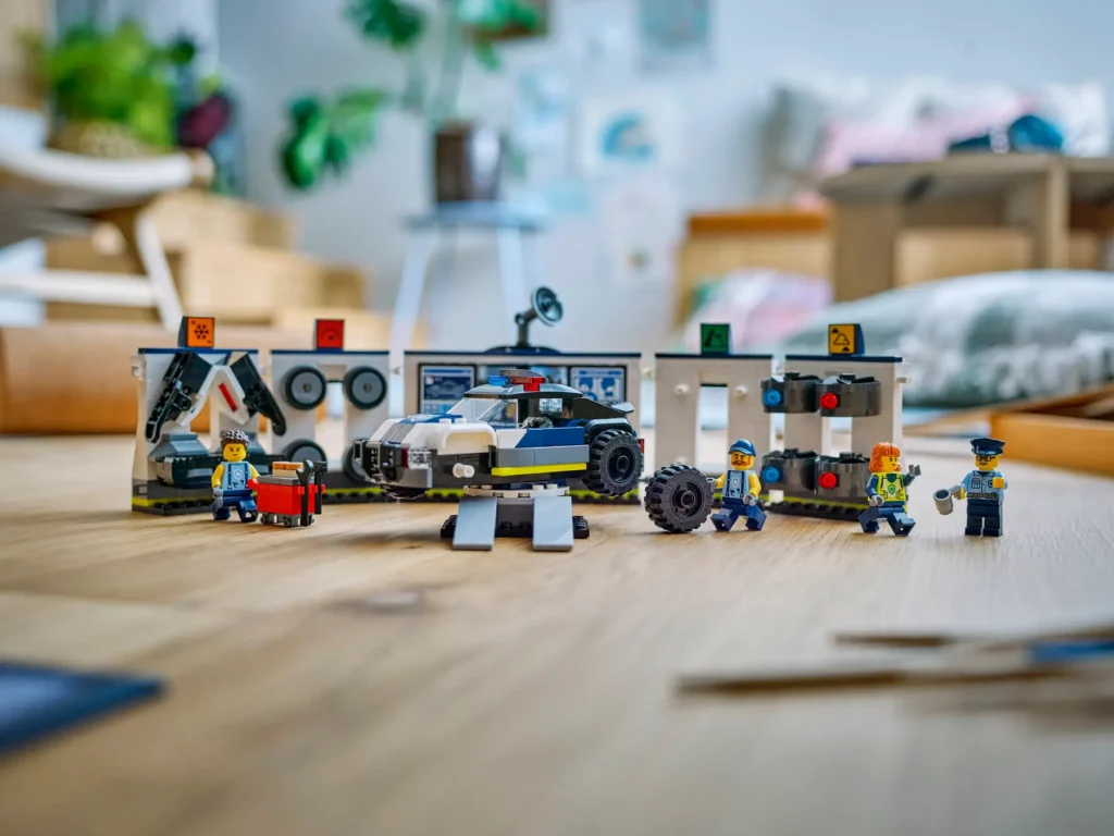 lego city 60457 custom police garage (6)