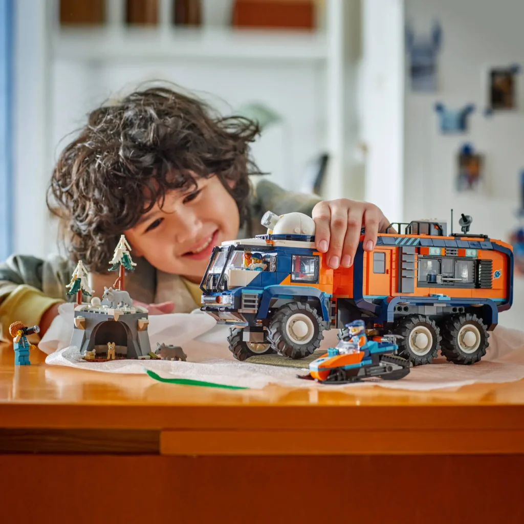 lego city 60471 arctic explorer science truck (7)