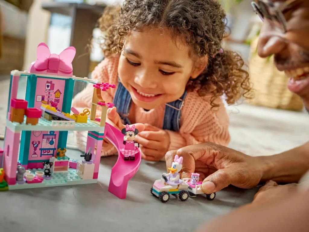 lego disney 43274 minnie’s pet hotel (3)