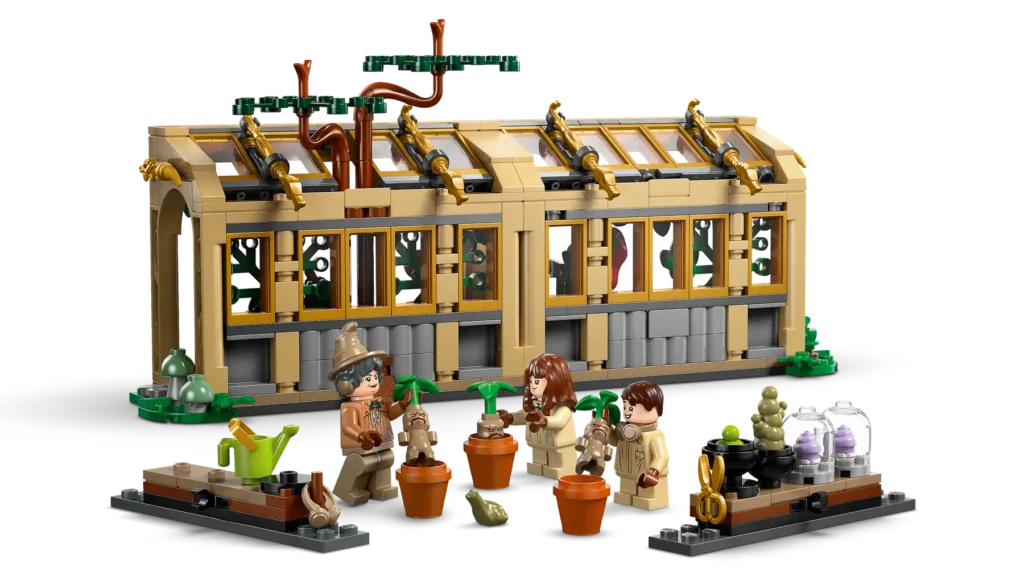 lego harry potter 76445 hogwarts castle herbology class (7)