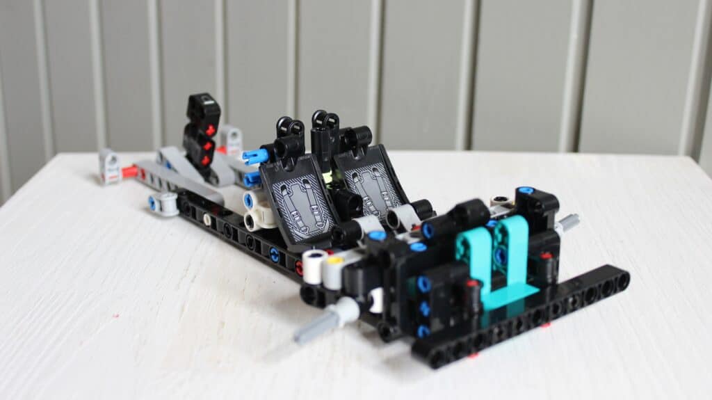 lego technic 42208 aston martin valkyrie 04