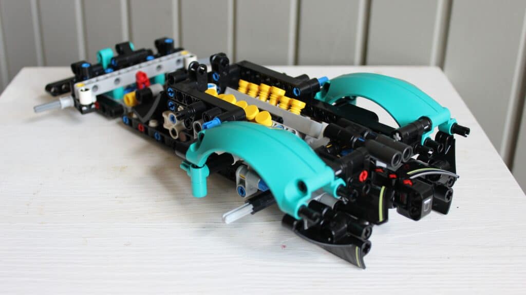 lego technic 42208 aston martin valkyrie 07