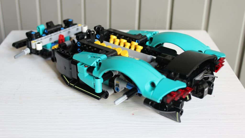 lego technic 42208 aston martin valkyrie 08