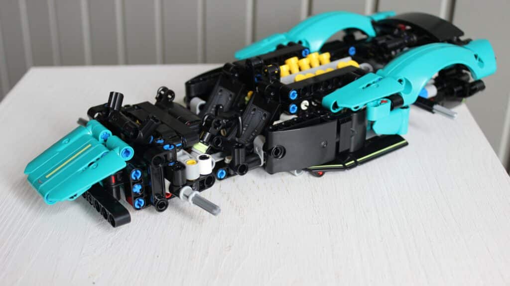lego technic 42208 aston martin valkyrie 09