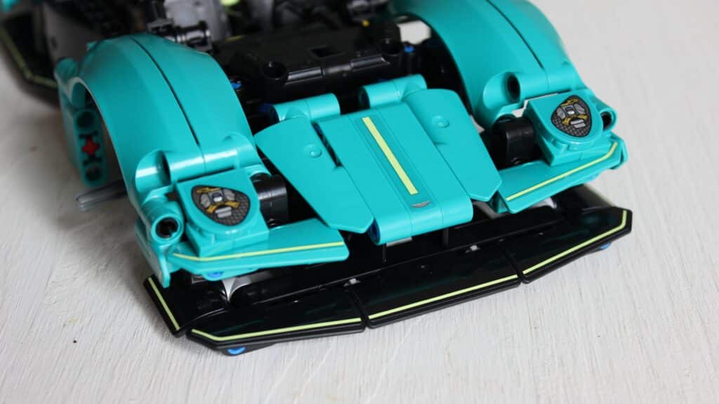 lego technic 42208 aston martin valkyrie 10
