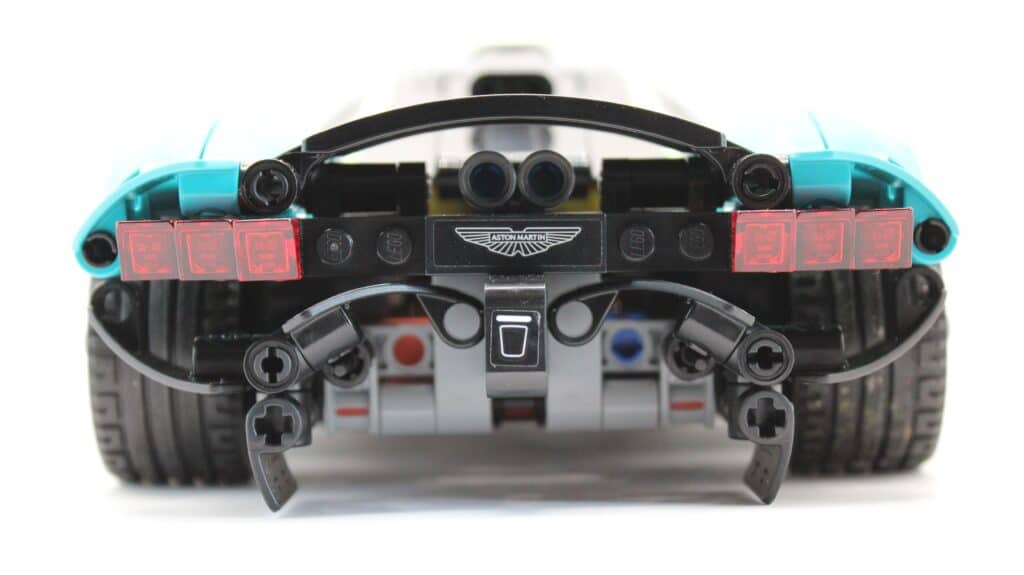 lego technic 42208 aston martin valkyrie 14