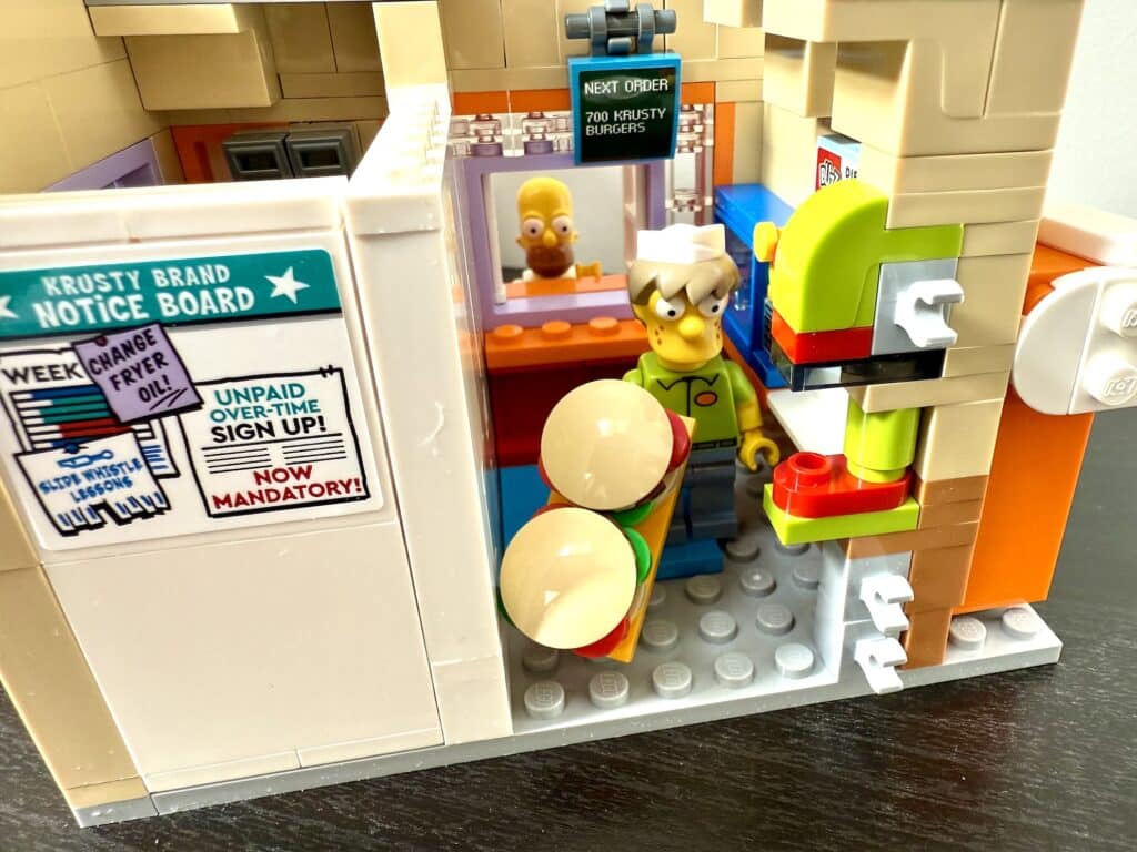 lego the simpsons 10352 krusty burger 00032