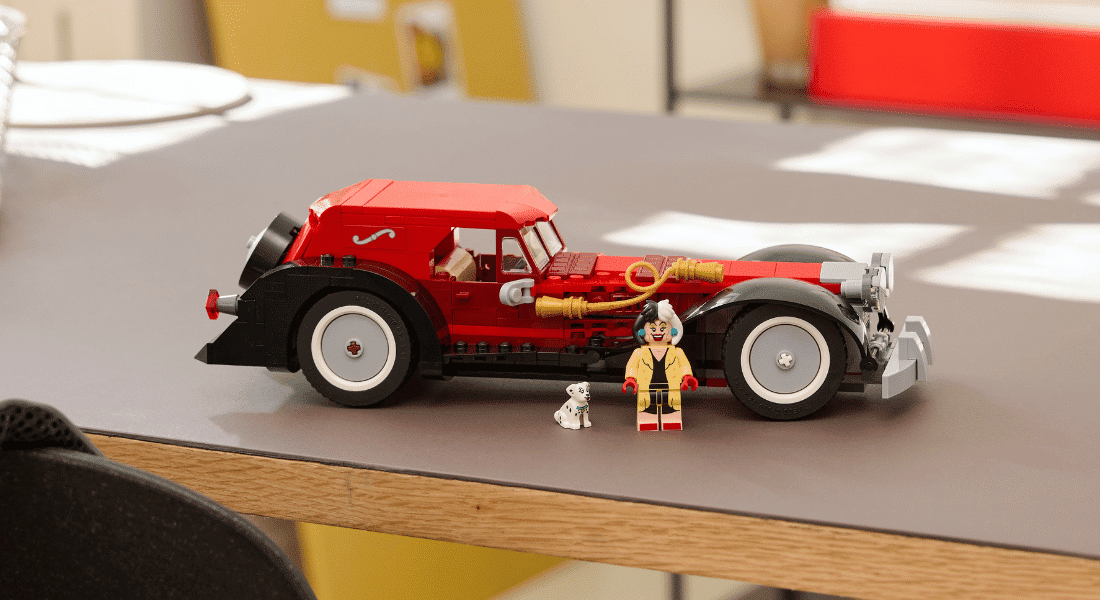 LEGO Disney 43277 Cruella De Vil’s Car onthuld – verkrijgbaar vanaf september