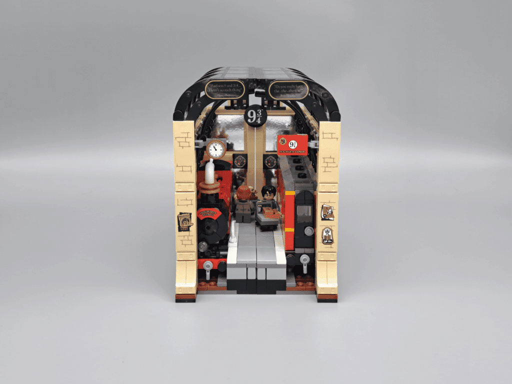 lego harry potter 76450 book nook hogwarts express (2)