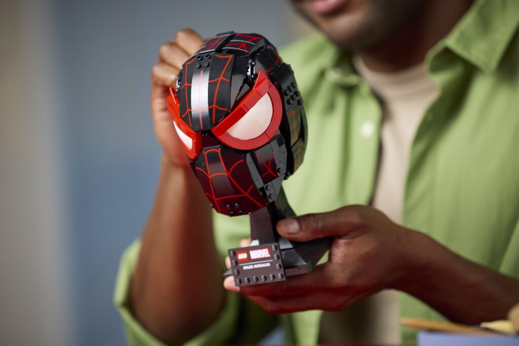 lego marvel 76329 miles morales' mask (10)