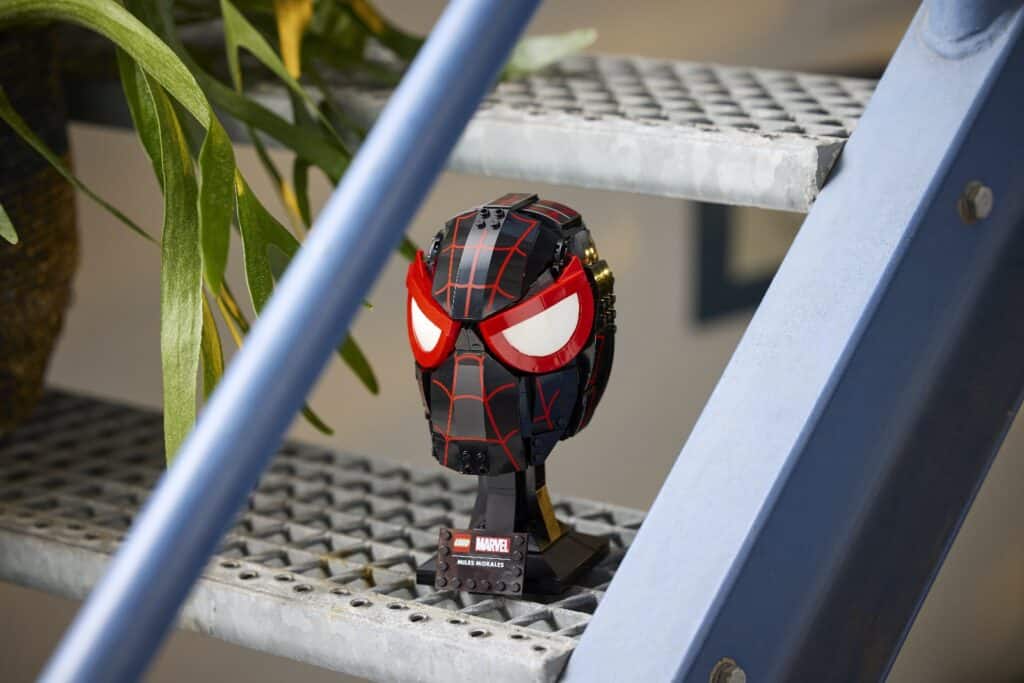 lego marvel 76329 miles morales' mask (5)