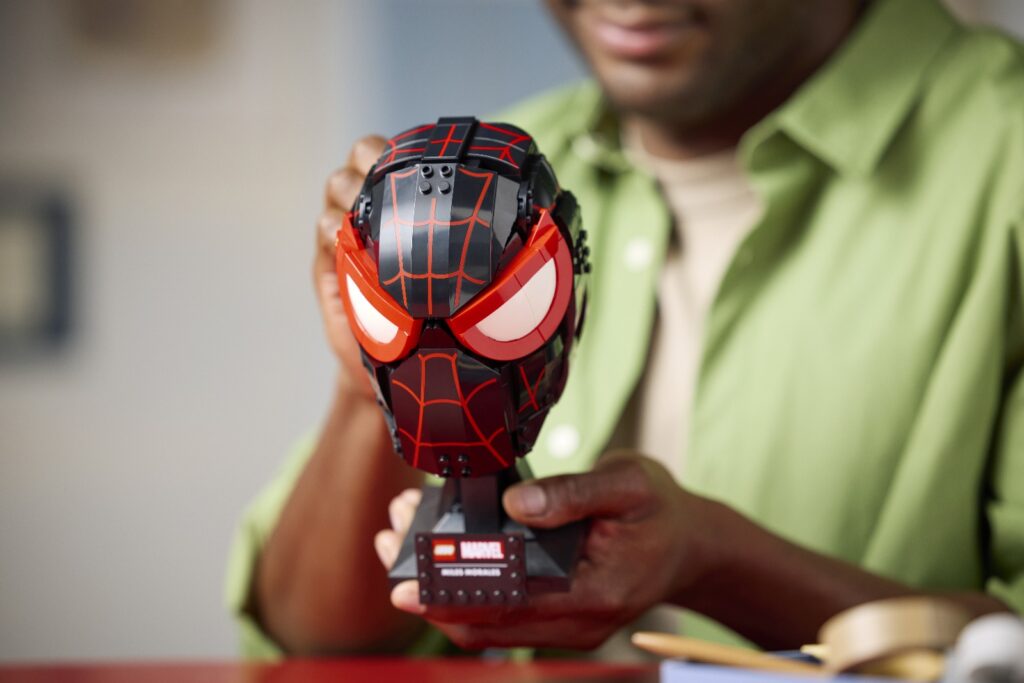 lego marvel 76329 miles morales' mask (6)