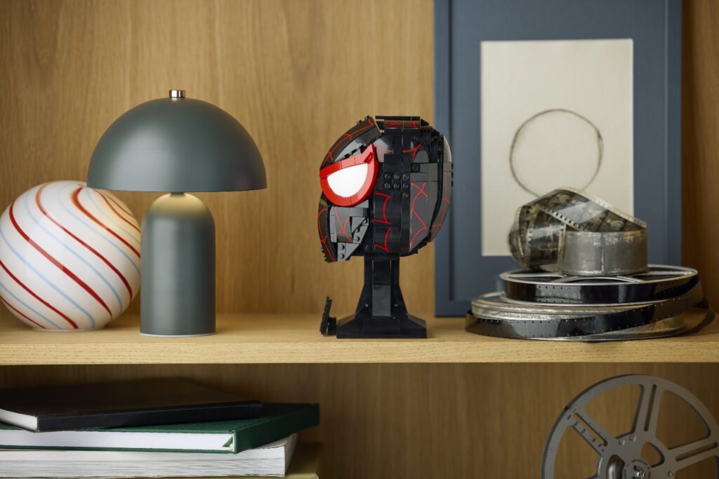 lego marvel 76329 miles morales' mask (9)