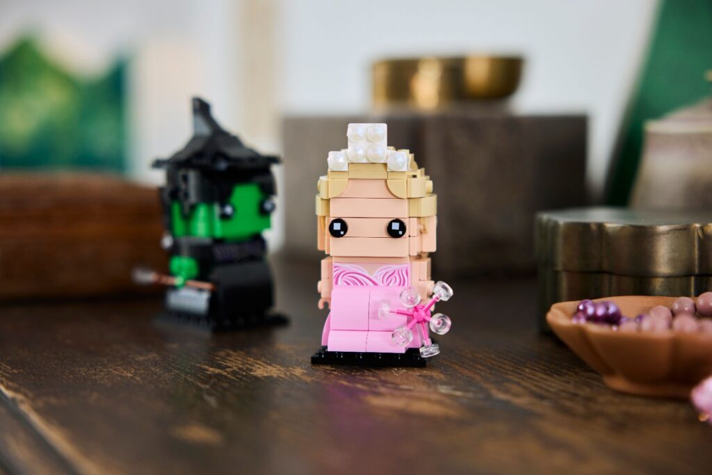 lego brickheadz 40794 elphaba & glinda figures (4)
