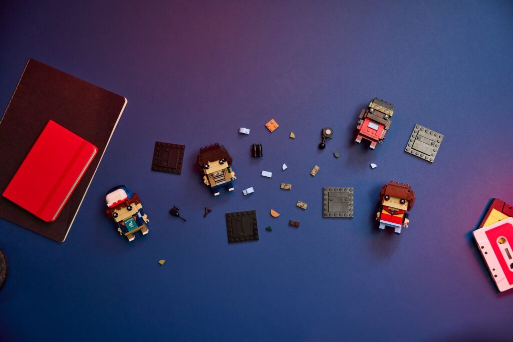 lego brickheadz 40801 stranger things mike, dustin, lucas and will figures (3)