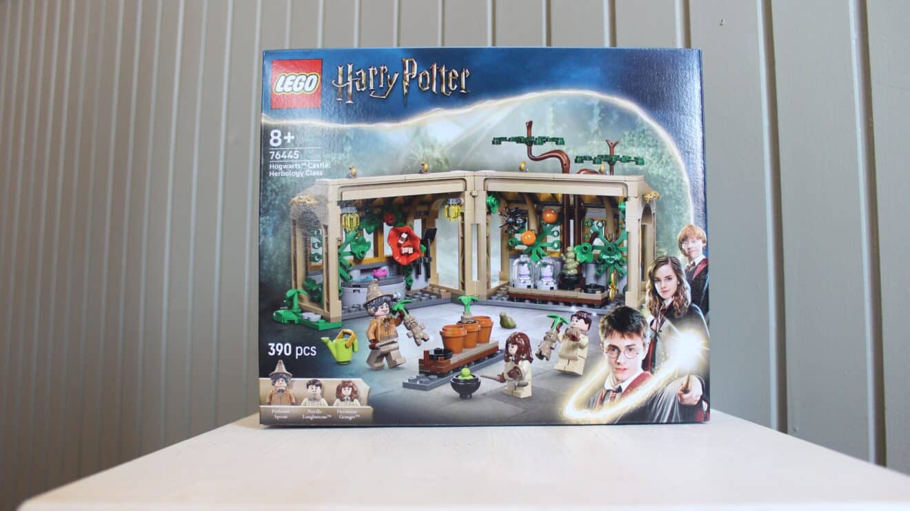 [Review] LEGO Harry Potter 76445 Hogwarts Castle Herbology Class ...