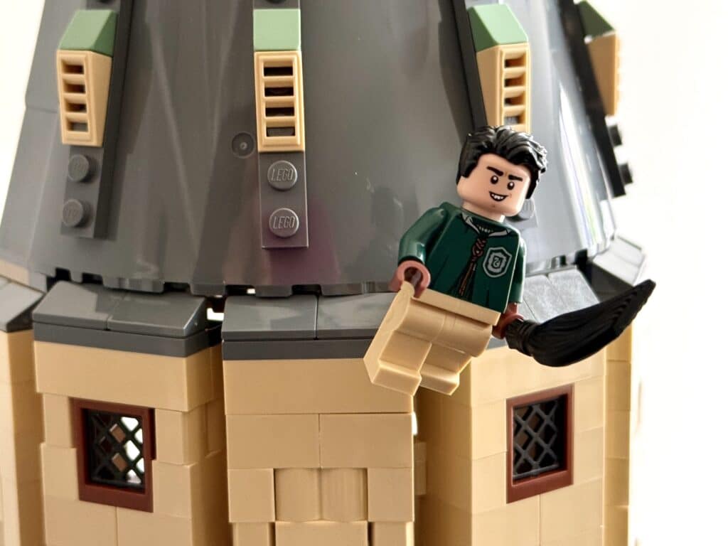 lego harry potter 76454 hogwarts main tower 00031