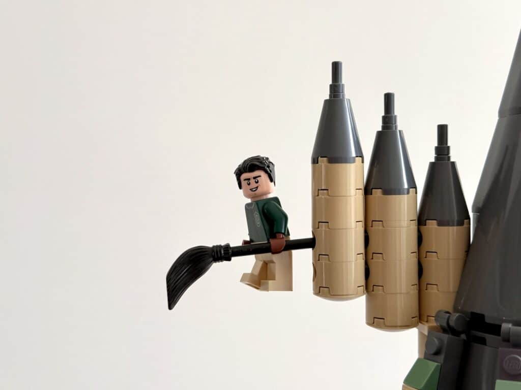 lego harry potter 76454 hogwarts main tower 00033