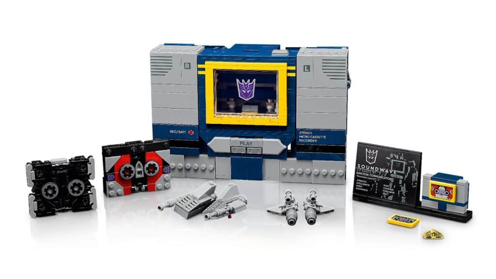 lego icons 10358 transformers soundwave (15)