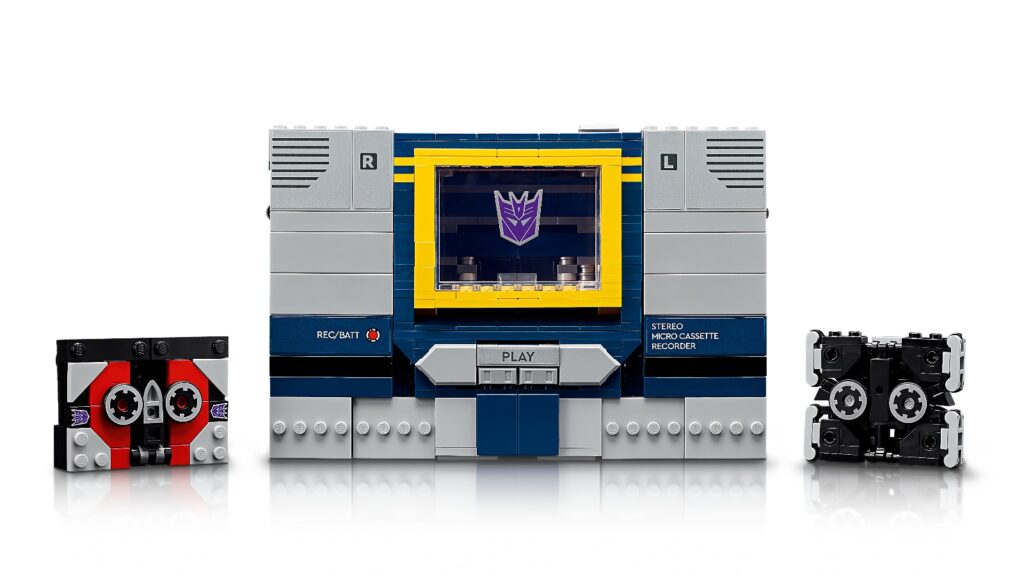 lego icons 10358 transformers soundwave (6)