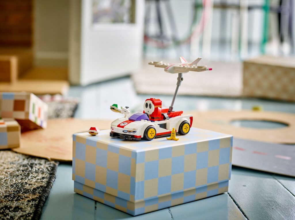 lego super mario 72045 mario kart – shy guy & p wing (3)