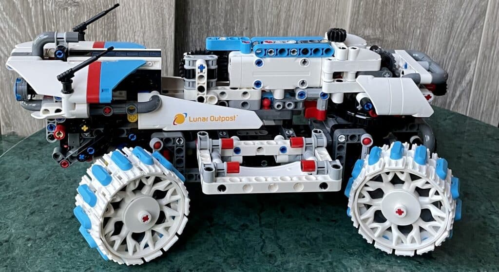 42211 lunar outpost moon rover 11