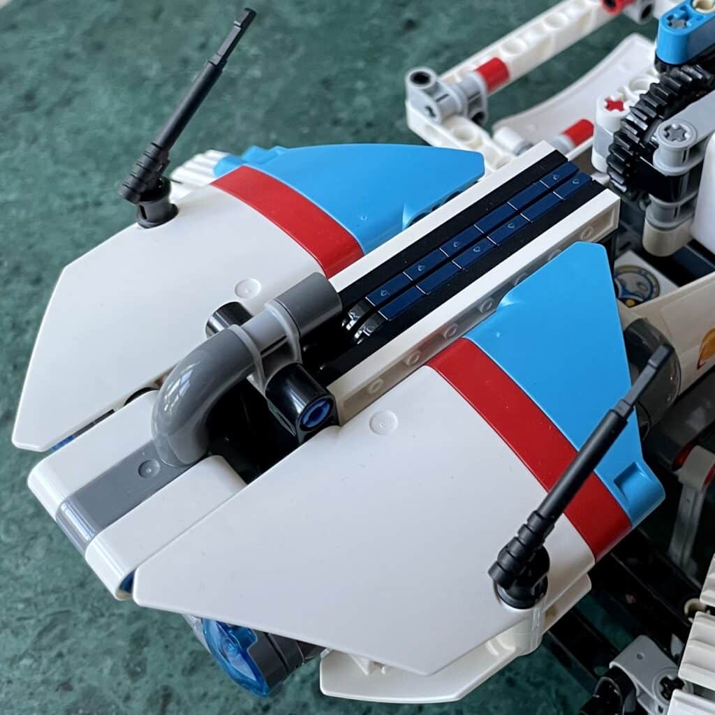 42211 lunar outpost moon rover 12