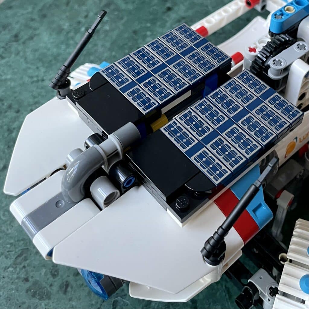 42211 lunar outpost moon rover 13