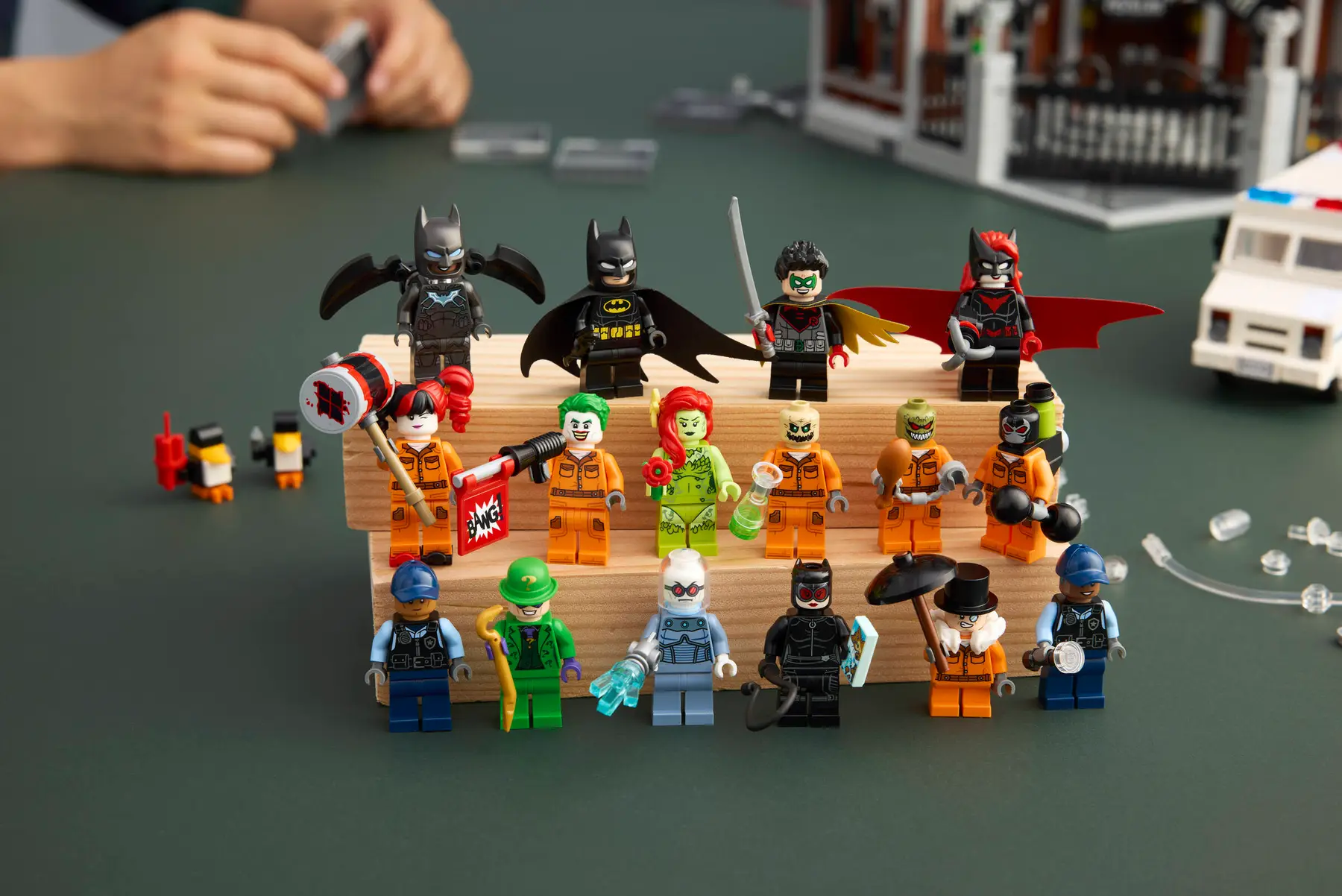 lego dc 76300 arkham asylum (2)
