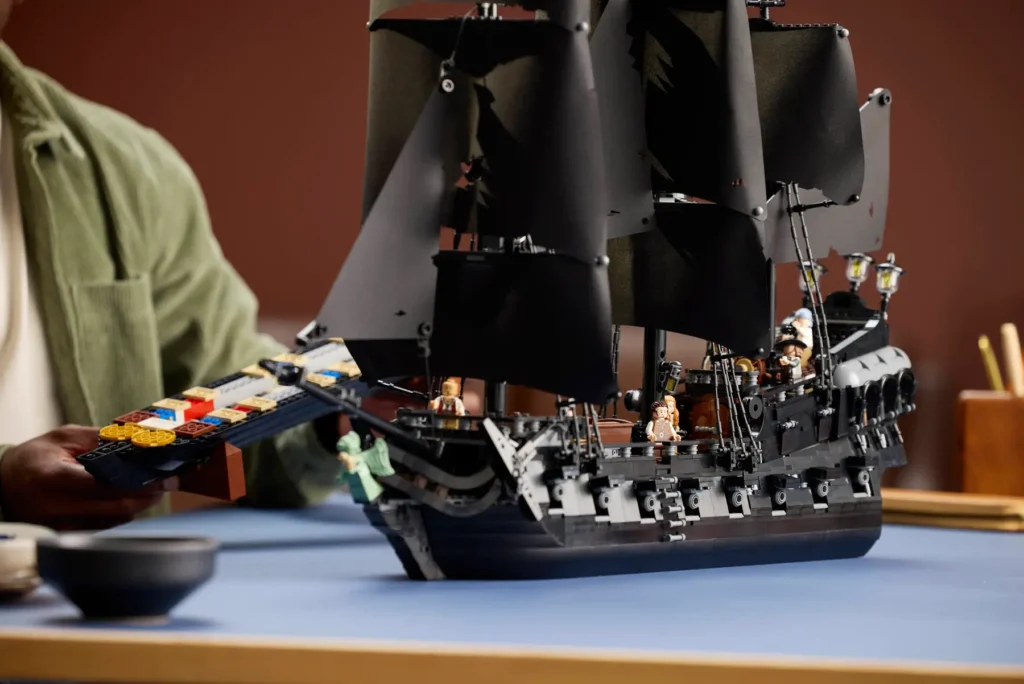lego icons 10365 captain jack sparrow’s pirate ship (3)