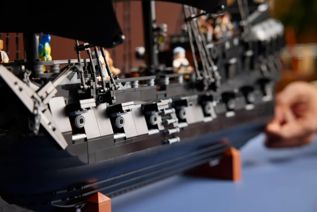 lego icons 10365 captain jack sparrow’s pirate ship (6)
