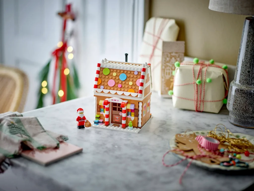 lego 40809 festive gingerbread house (4)