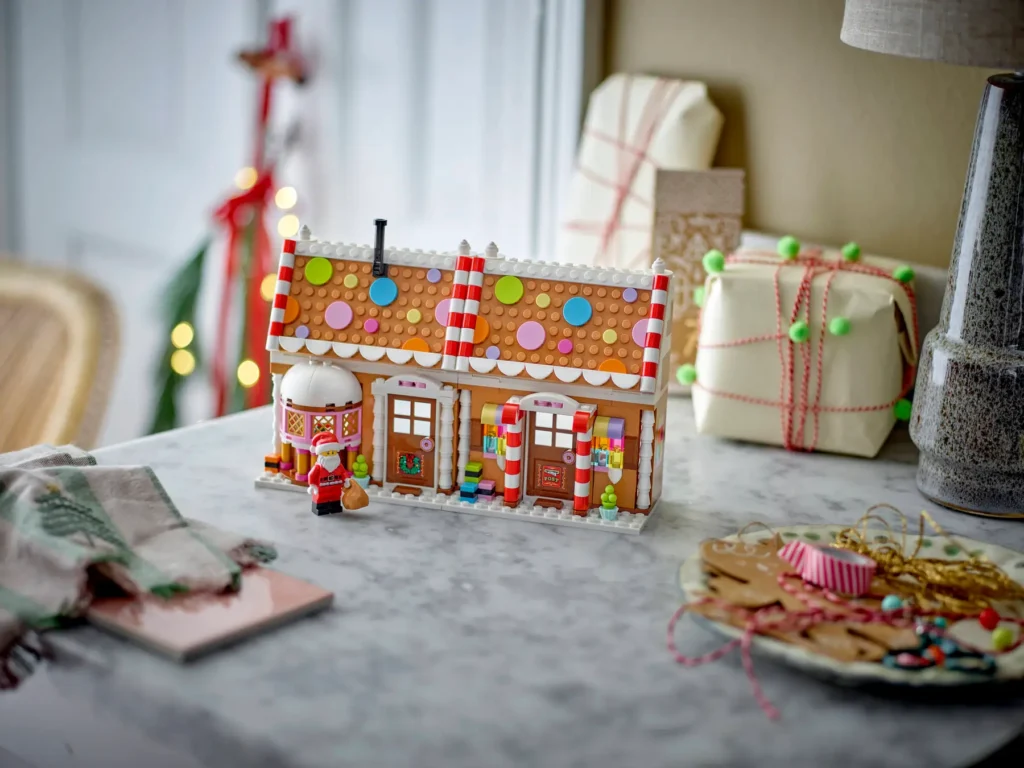 lego 40809 festive gingerbread house (5)