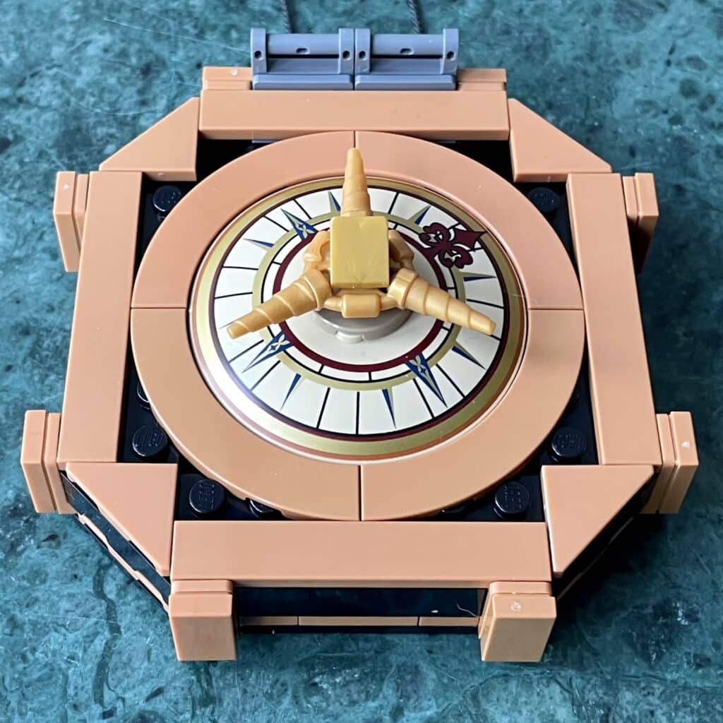 lego 5009609 captain jack sparrow's compass 3