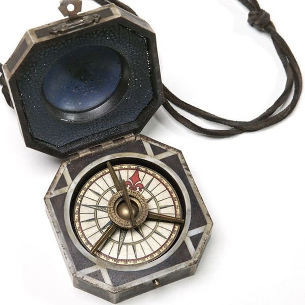 lego 5009609 captain jack sparrow's compass 7