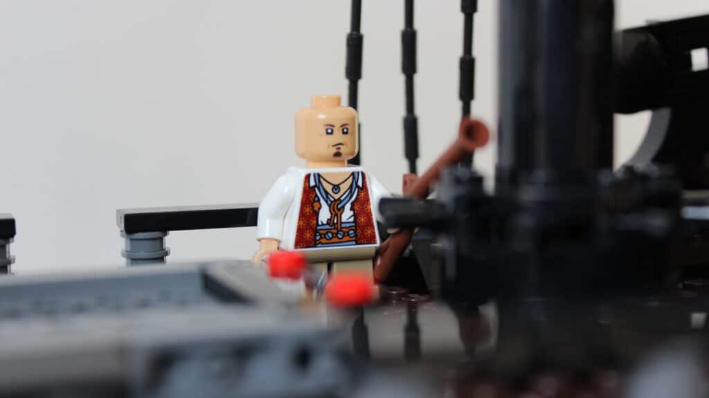 lego icons 10365 pirates of the caribbean captain jack sparrow's pirate ship 07