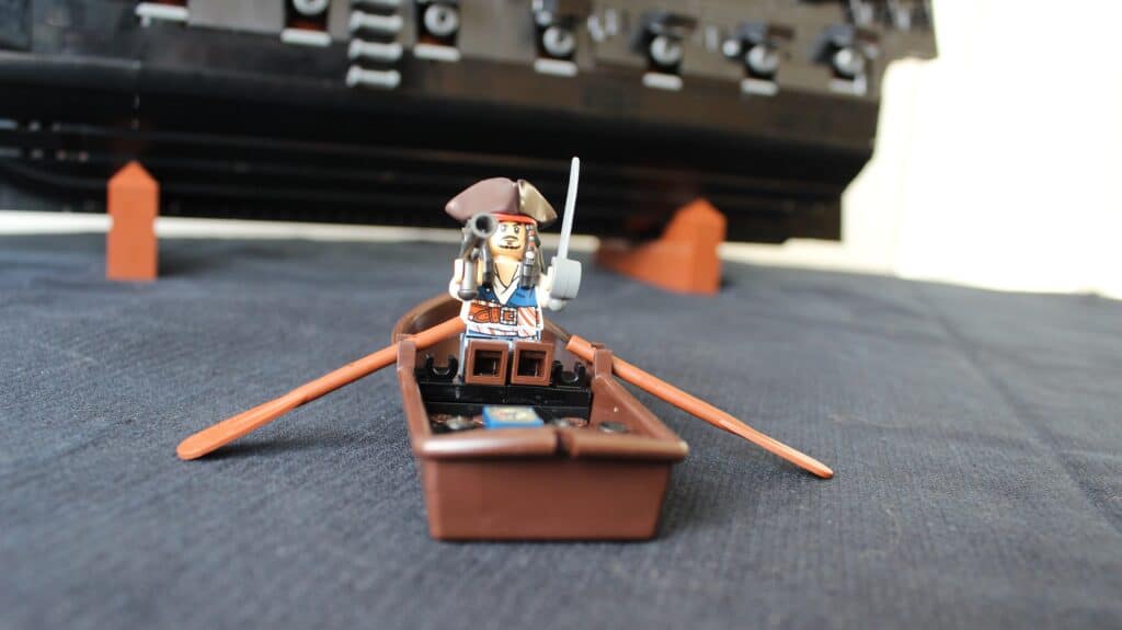 lego icons 10365 pirates of the caribbean captain jack sparrow's pirate ship 25