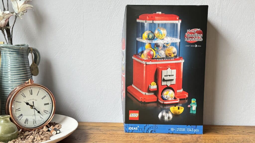 lego ideas 21358 minifigure vending machine15