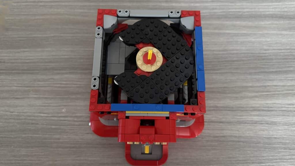 lego ideas 21358 minifigure vending machine5