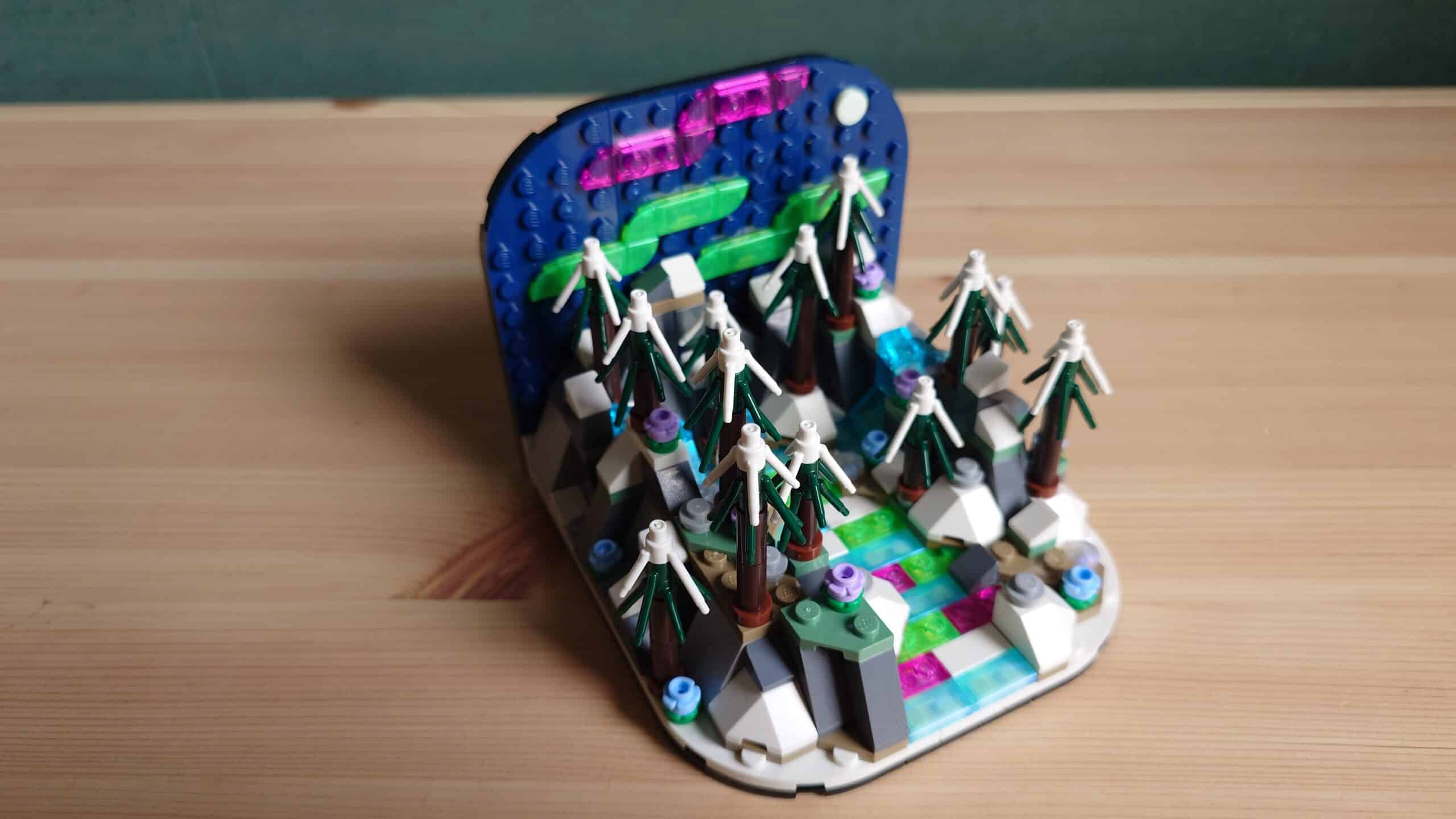 lego 40785 nothern lights diorama (3)