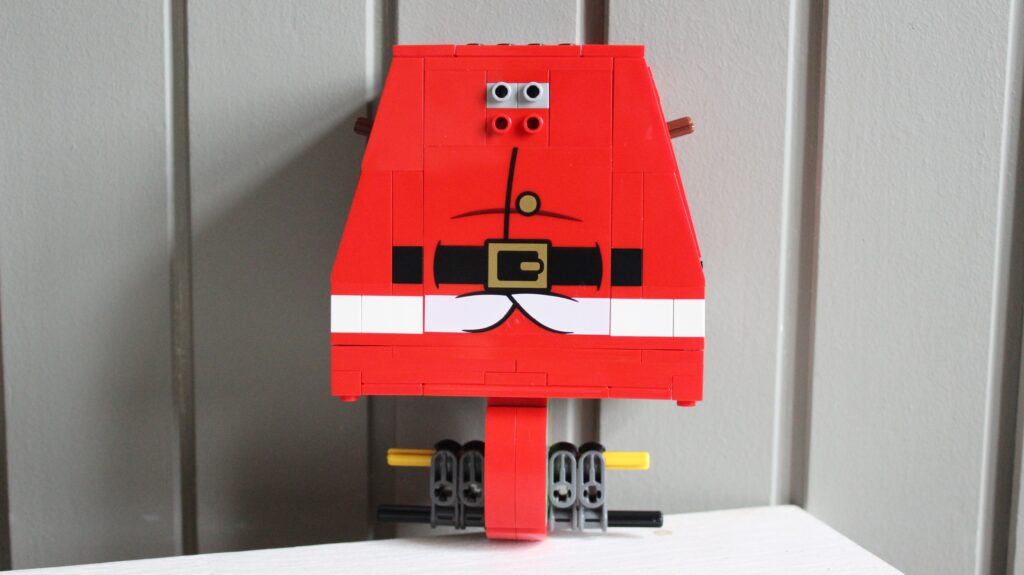 lego 40820 up scaled santa minifigure 5
