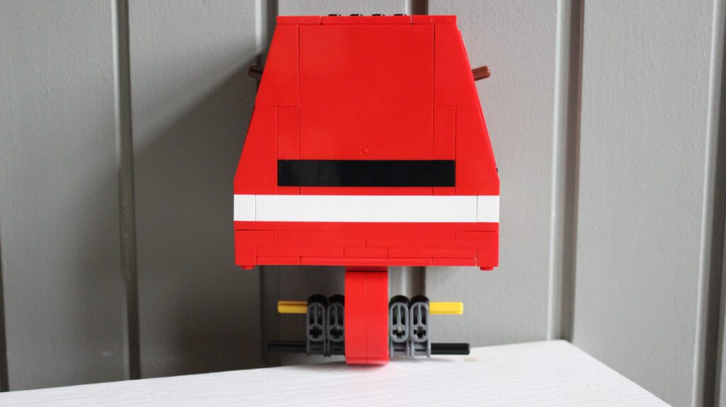 lego 40820 up scaled santa minifigure 6