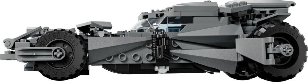lego dc 76331 batman v superman batmobile (5)