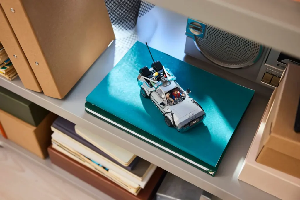 lego speed champions 77256 time machine from back to the future (4)