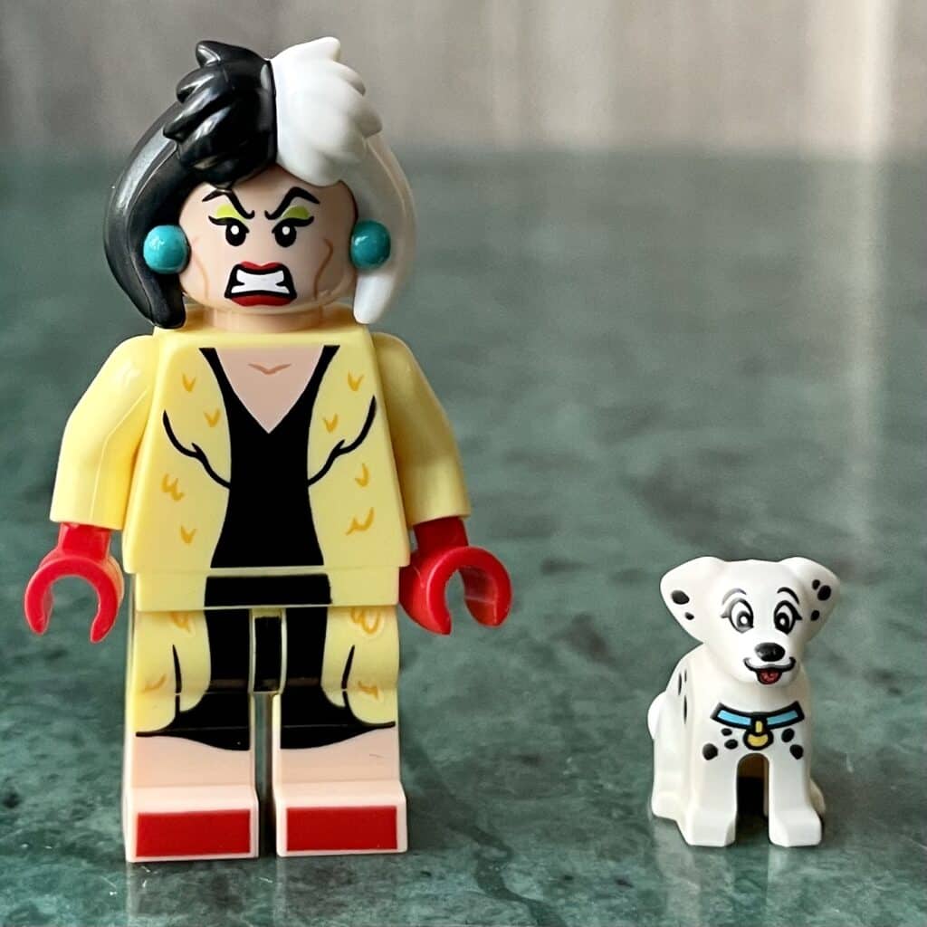 43277 cruella de vil's car 2