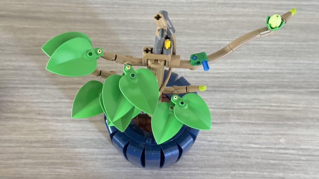 lego botanicals 10372 hibiscus6