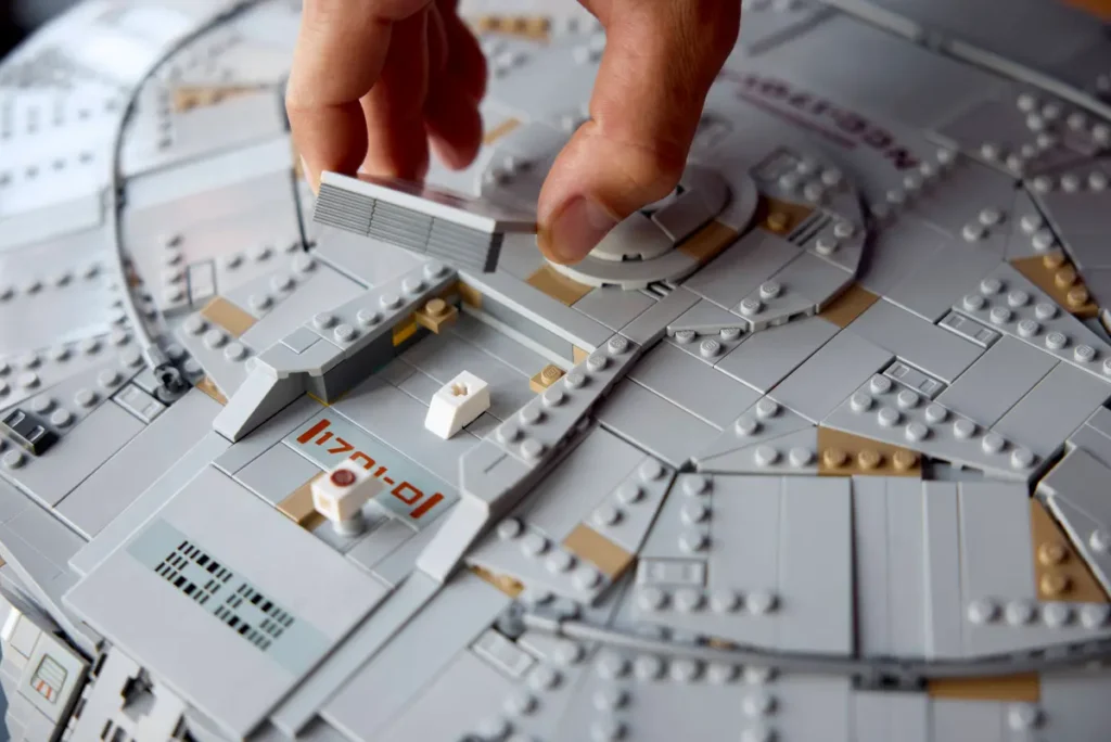 lego icons 10356 star trek uss enterprise ncc 1701 d (3)