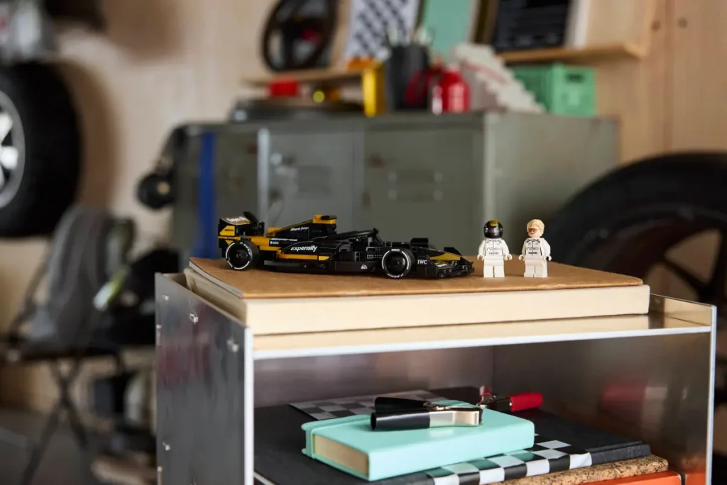 lego speed champions 77252 apxgp team race car (5)